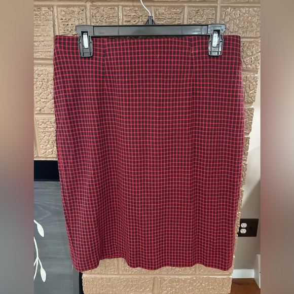 J. Jill Red Checkered Women's Skirt—size SP - Picture 1 of 3